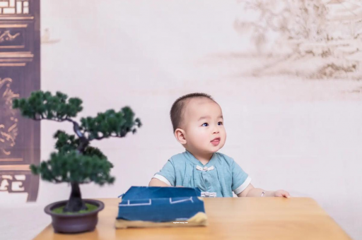 烟台满月宝宝放屁臭 烟台满月宝宝放屁臭